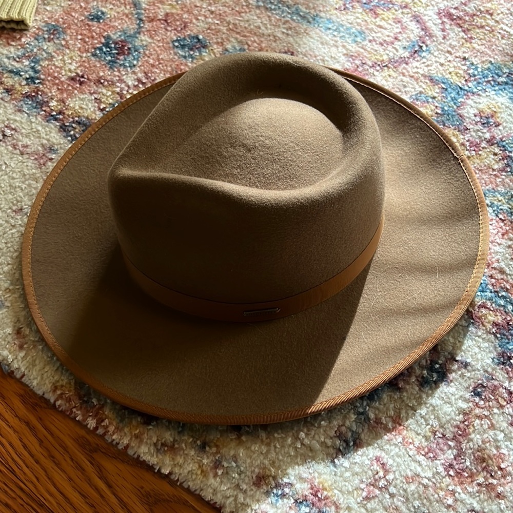 NWT Gigi Pip Hat